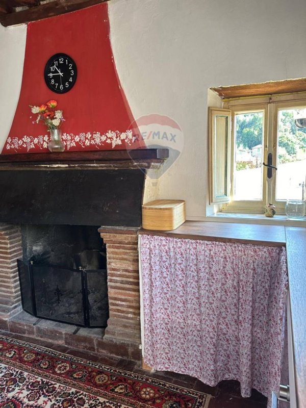 casa indipendente in vendita a Pescaglia in zona Convalle