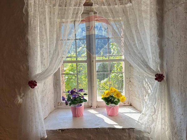 casa indipendente in vendita a Pescaglia in zona Convalle