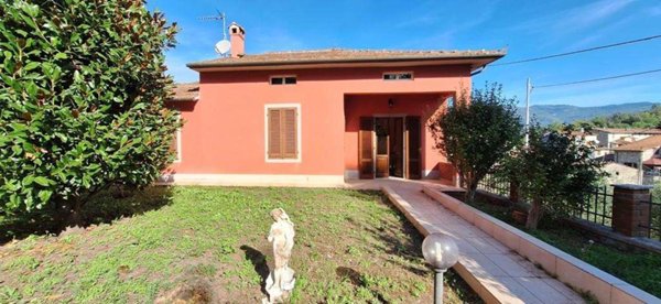 intera palazzina in vendita a Pescaglia