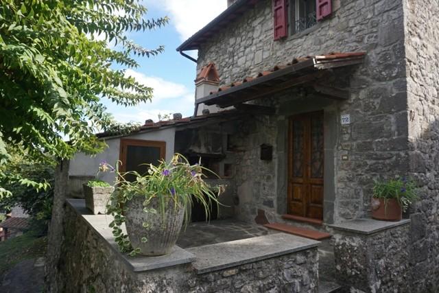 casa indipendente in vendita a Pescaglia in zona Gello