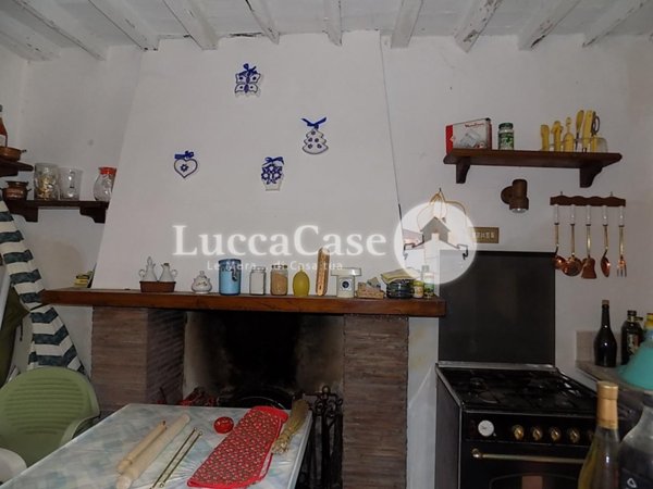 casa indipendente in vendita a Pescaglia in zona Gello