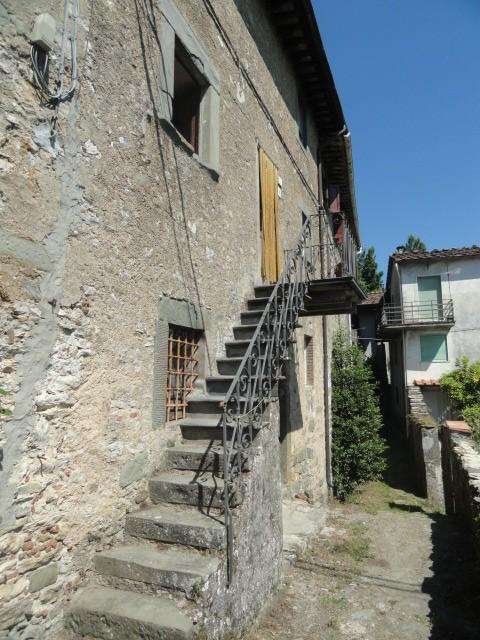 intera palazzina in vendita a Pescaglia