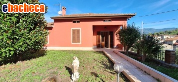 casa indipendente in vendita a Pescaglia