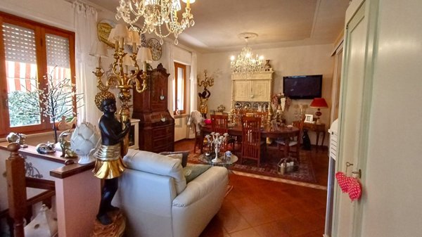 casa indipendente in vendita a Pescaglia in zona Monsagrati