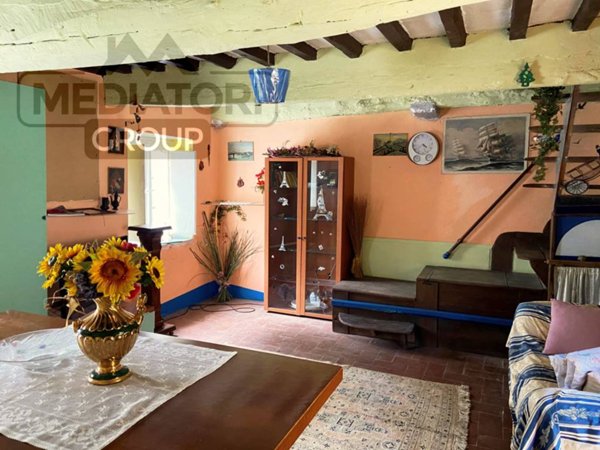 casa indipendente in vendita a Pescaglia