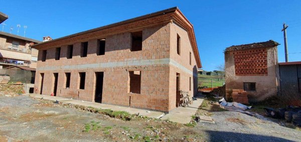 casa indipendente in vendita a Pescaglia in zona Monsagrati