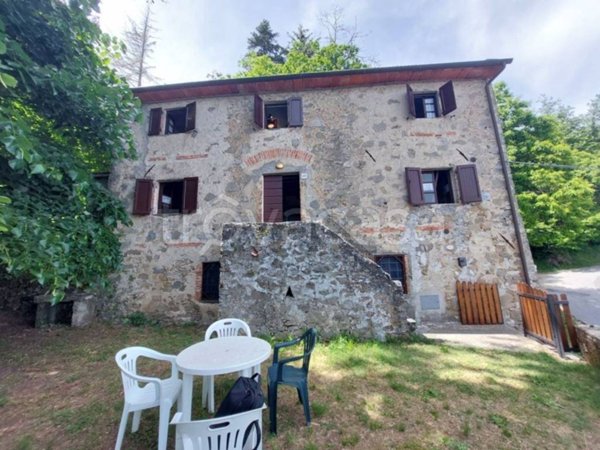 casa indipendente in vendita a Pescaglia