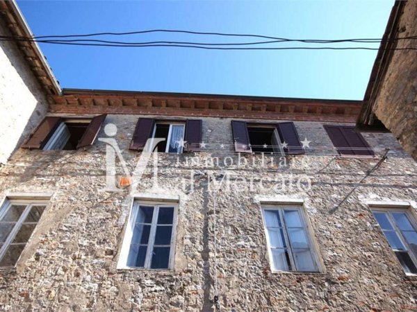 appartamento in vendita a Pescaglia in zona Fiano