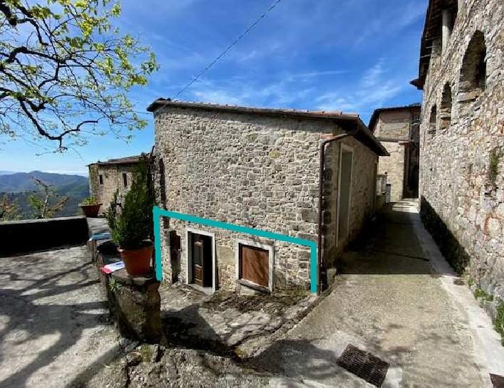locale di sgombero in vendita a Pescaglia in zona Gello