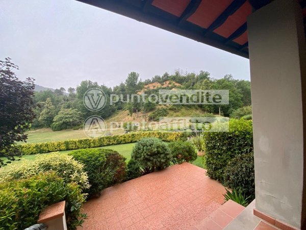casa indipendente in vendita a Pescaglia in zona Monsagrati