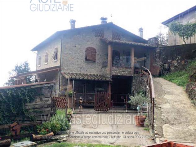 casa indipendente in vendita a Pescaglia in zona Gello