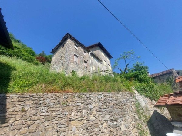 intera palazzina in vendita a Pescaglia