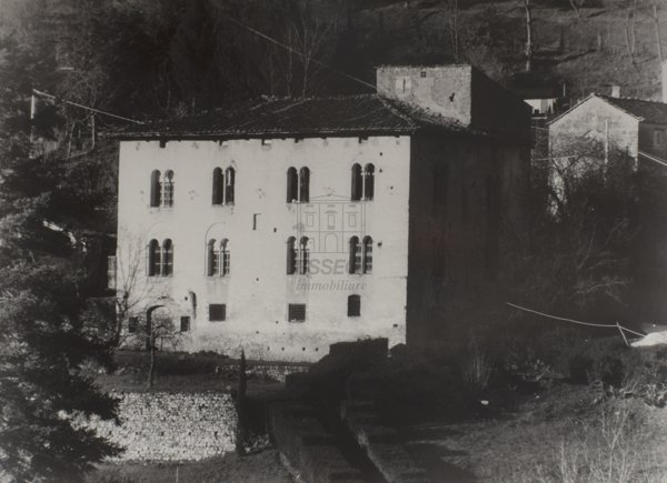 casa indipendente in vendita a Pescaglia