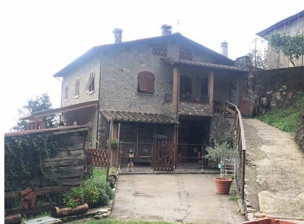 appartamento in vendita a Pescaglia in zona Gello