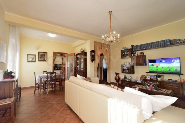 appartamento in vendita a Pescaglia in zona Monsagrati