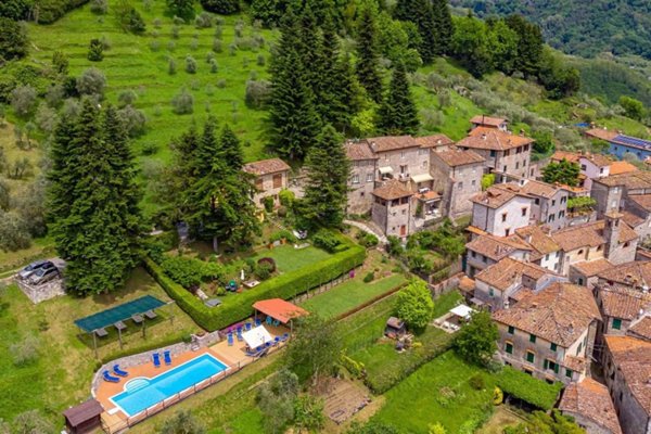 casa indipendente in vendita a Pescaglia