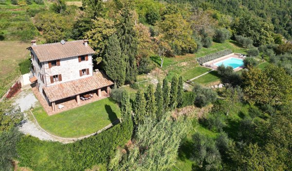 casa indipendente in vendita a Pescaglia