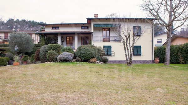 casa indipendente in vendita a Pescaglia in zona Monsagrati