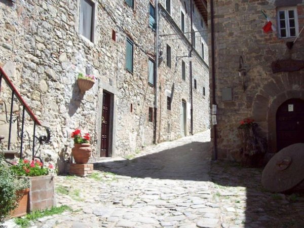 casa indipendente in vendita a Pescaglia