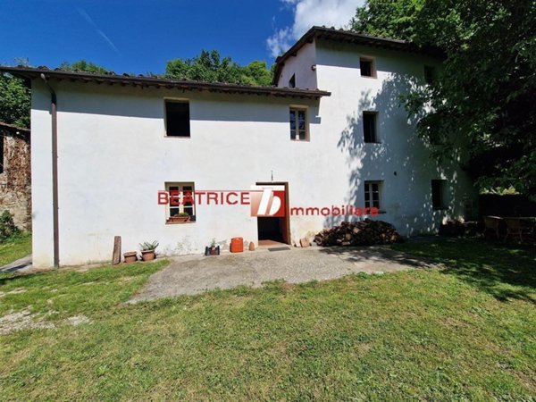 casa indipendente in vendita a Pescaglia