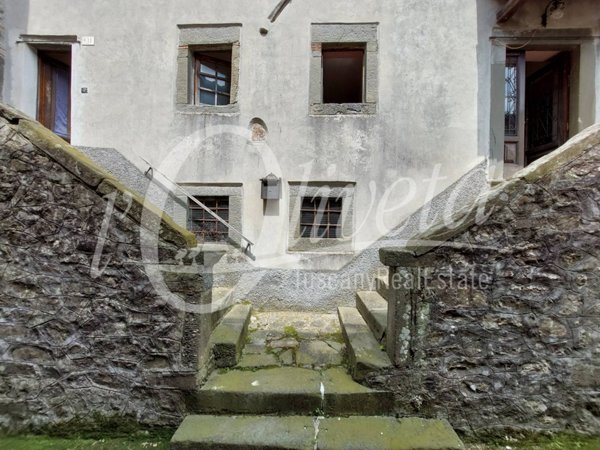 casa indipendente in vendita a Pescaglia