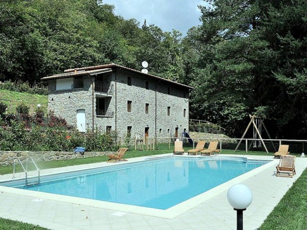 casa indipendente in vendita a Pescaglia
