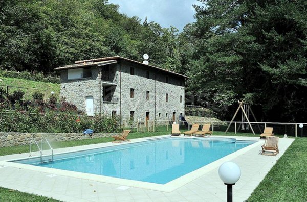 casa indipendente in vendita a Pescaglia