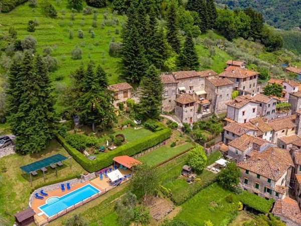 casa indipendente in vendita a Pescaglia