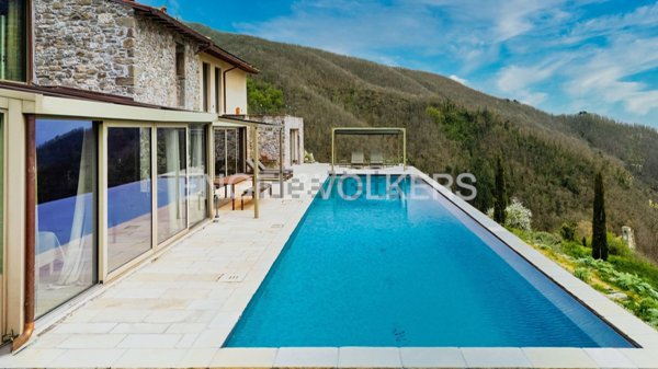 casa indipendente in vendita a Pescaglia