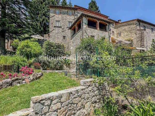 casa indipendente in vendita a Pescaglia