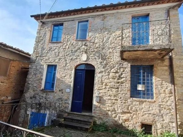 casa indipendente in vendita a Pescaglia