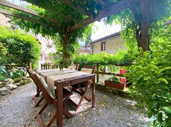 casa indipendente in vendita a Pescaglia in zona Convalle