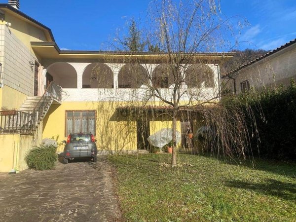 casa indipendente in vendita a Pescaglia