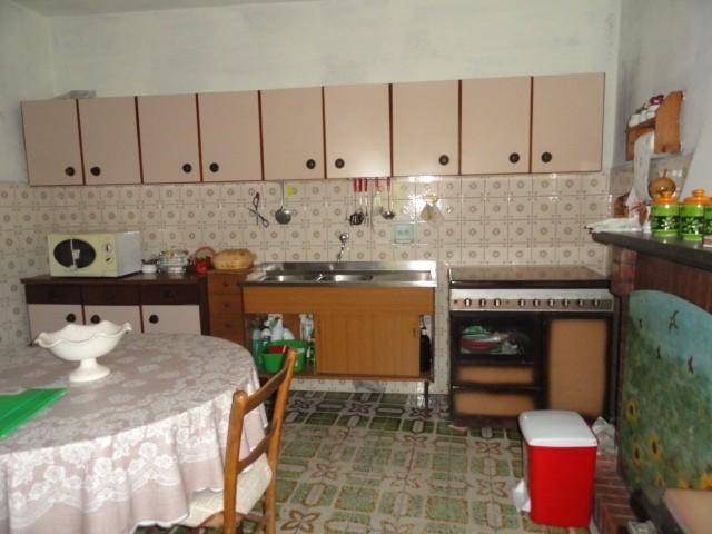 casa indipendente in vendita a Pescaglia