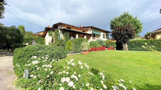 casa indipendente in vendita a Pescaglia