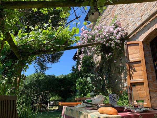 casa indipendente in vendita a Pescaglia in zona Monsagrati