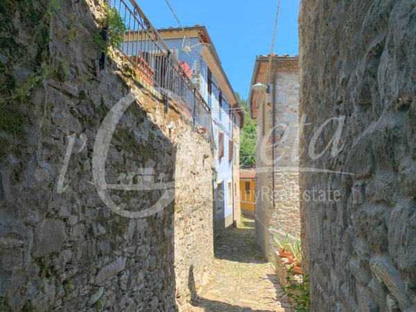casa indipendente in vendita a Pescaglia in zona Convalle