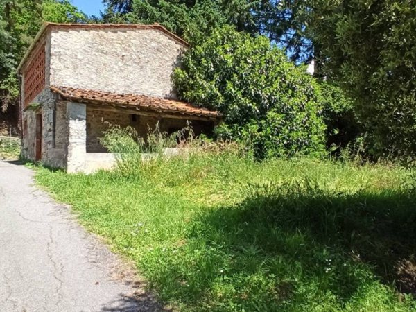 casa indipendente in vendita a Pescaglia in zona Fiano