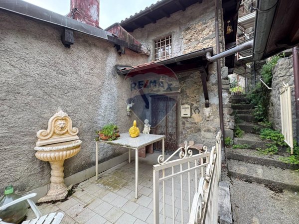casa indipendente in vendita a Pescaglia