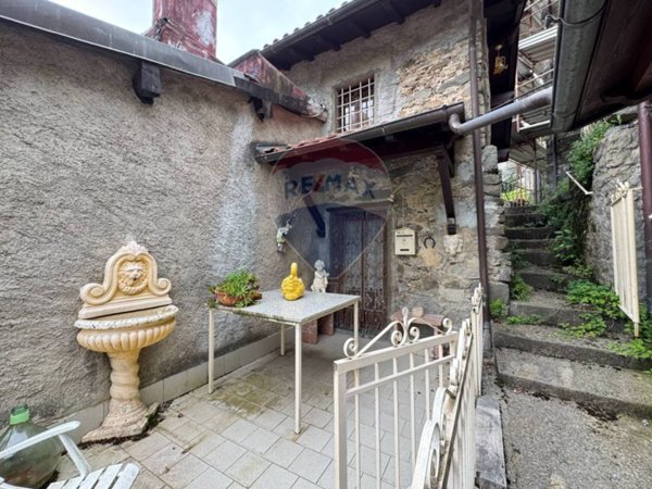 casa indipendente in vendita a Pescaglia