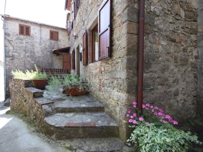 casa indipendente in vendita a Pescaglia