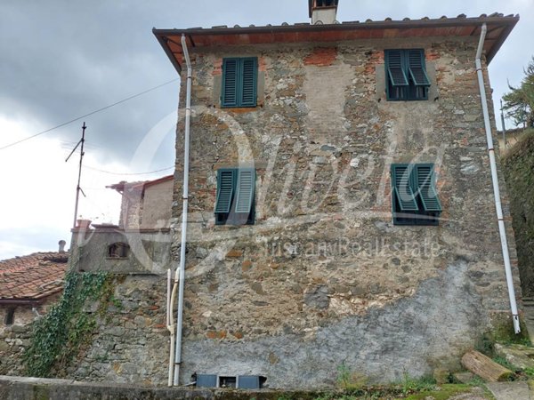casa indipendente in vendita a Pescaglia