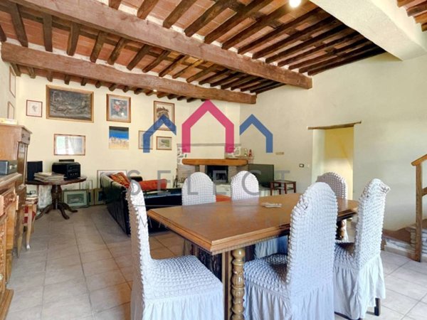 casa indipendente in vendita a Pescaglia