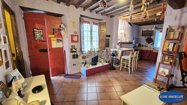 casa indipendente in vendita a Pescaglia in zona Fiano