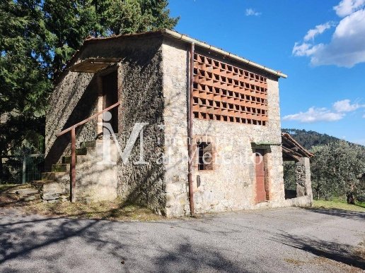casa indipendente in vendita a Pescaglia in zona Fiano
