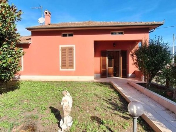 casa indipendente in vendita a Pescaglia