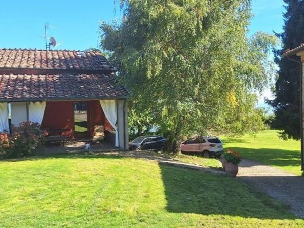 casa indipendente in vendita a Pescaglia in zona Gello