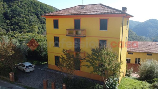 casa indipendente in vendita a Pescaglia