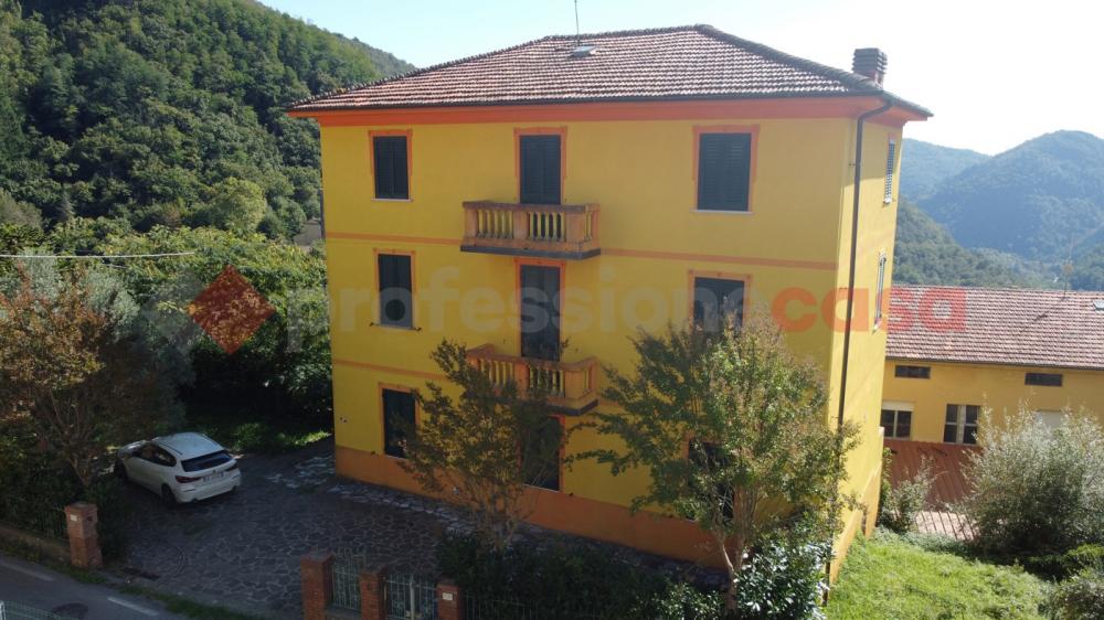 casa indipendente in vendita a Pescaglia