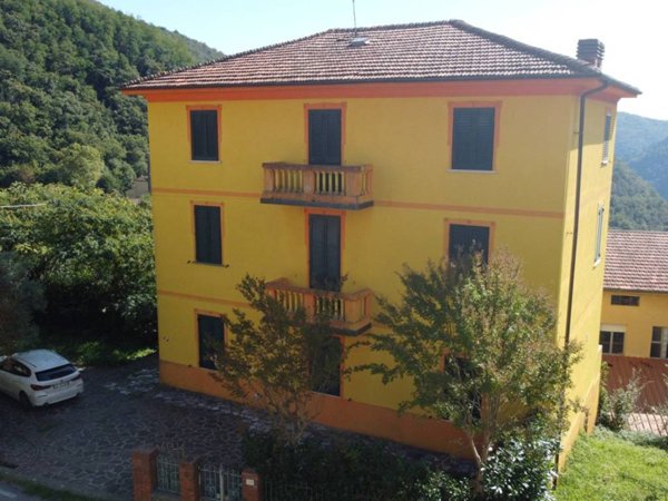 casa indipendente in vendita a Pescaglia